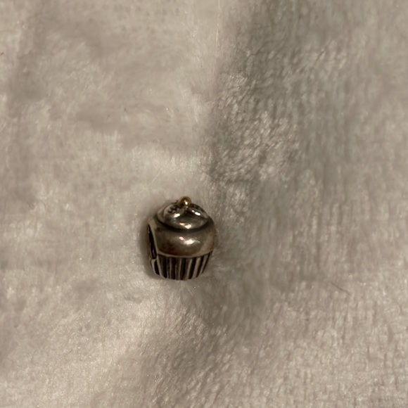 Pandora Cupcake Bracelet Charm - Picture 4 of 4
